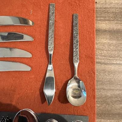 8 PLACE SETTING OF FLATWARE