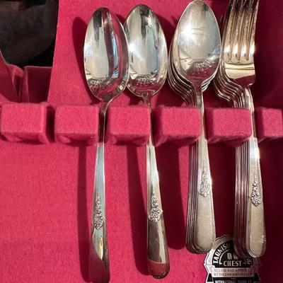SILVER PLATED FLATWARE WITH CHEST 8 PLACE SETTING