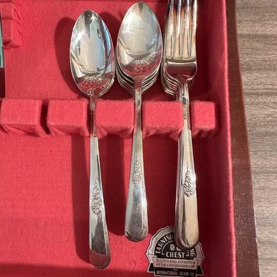 SILVER PLATED FLATWARE WITH CHEST 8 PLACE SETTING