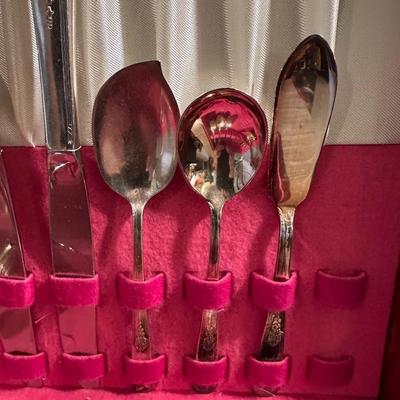 SILVER PLATED FLATWARE WITH CHEST 8 PLACE SETTING