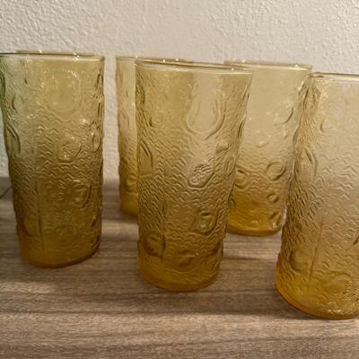 RETRO DRINKING GLASSES