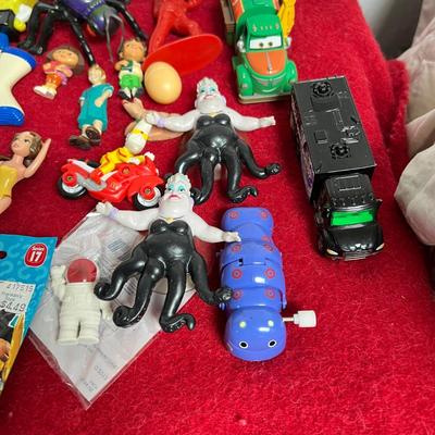 Mixed Toy Cars, Trucks, Figurines Lot
