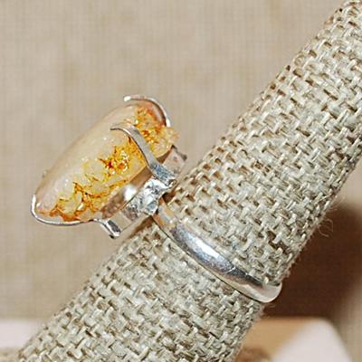 Size 7½ Marked .925 AMBER & WHITE 4 Prong SOLAR QUARTZ DRUZY Gemstone Ring on a Silver-Plated Band (4.8g)
