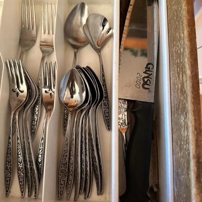 FLATWARE, CUTLERY AND KITCHEN UTENSILS
