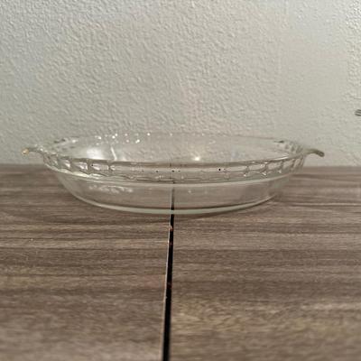 ANCHOR HOCKING AND PYREX GLASS BAKING DISHES