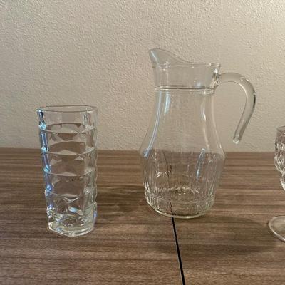VINTAGE GLASS PIECES