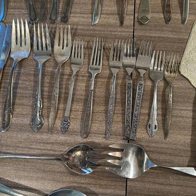 MISC SILVER PLATE AND STAINLESS STEEL FLATWARE AND SERVING PIECES
