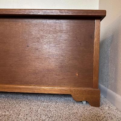 HOPE CHEST ON CASTERS