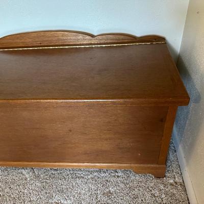 HOPE CHEST ON CASTERS