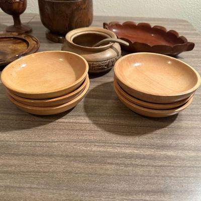 MELAMINE CHOPPING BOARD AND WOODEN SERVING PIECES