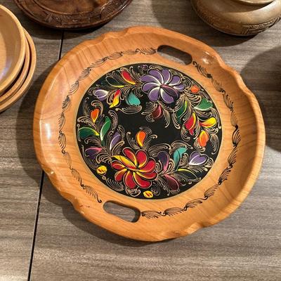 MELAMINE CHOPPING BOARD AND WOODEN SERVING PIECES