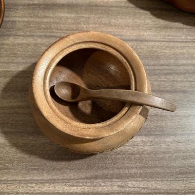 MELAMINE CHOPPING BOARD AND WOODEN SERVING PIECES
