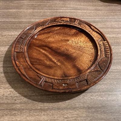 MELAMINE CHOPPING BOARD AND WOODEN SERVING PIECES