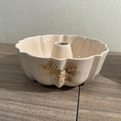 STONEWARE AND CERAMIC KITCHEN ITEMS AND A GLASS CANISTER
