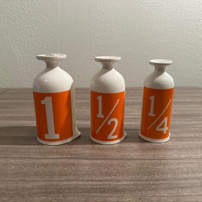 STONEWARE AND CERAMIC KITCHEN ITEMS AND A GLASS CANISTER