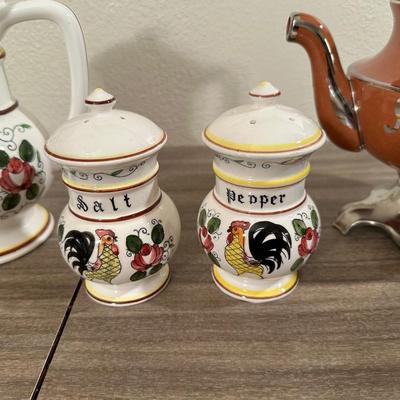 1912 ROYAL ROCHESTER ENAMEL PERCOLATOR AND CERAMIC TEAPOT, CREAMER AND SHAKERS