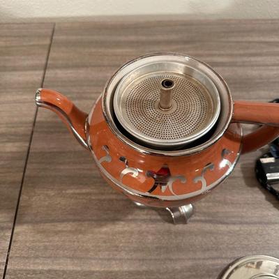 1912 ROYAL ROCHESTER ENAMEL PERCOLATOR AND CERAMIC TEAPOT, CREAMER AND SHAKERS