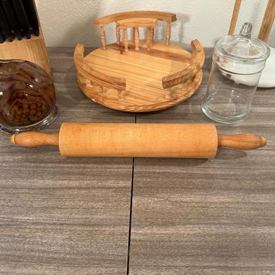 FARBERWARE CUTLERY IN A BLOCK, LAZY SUSAN, PAPER TOWEL HOLDER AND MORE