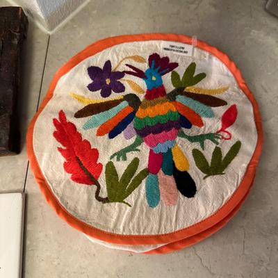 TRIVETS AND POT HOLDERS