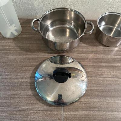 FOOD PROCESSOR, COOKWARE AND TUPPERWARE