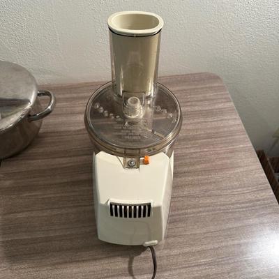 FOOD PROCESSOR, COOKWARE AND TUPPERWARE