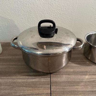 FOOD PROCESSOR, COOKWARE AND TUPPERWARE