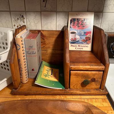 SMALL FOOD PROCESSOR, WOODEN PLATTER COOKBOOKS AND ORGANIZERS