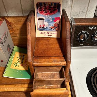 SMALL FOOD PROCESSOR, WOODEN PLATTER COOKBOOKS AND ORGANIZERS