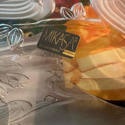 SECTIONED SNACK SET, SERVING PLATTERS AND MORE