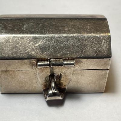 VINTAGE TAXCO MEXICO STERLING SILVER HINGED PILL BOX IN GOOD PREOWNED CONDITION.