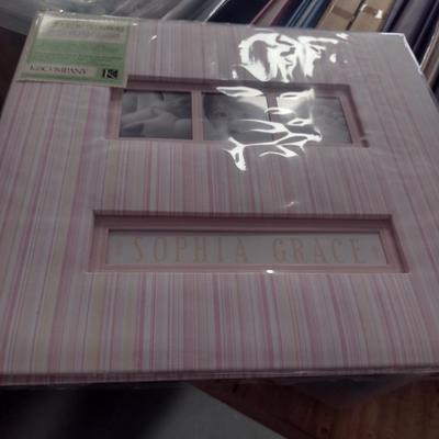Scrapbook/Photo Albums (#1) (G)