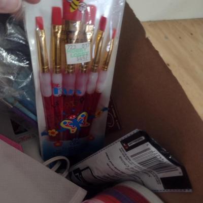 Assorted Crafting Accessories (#1) (G)
