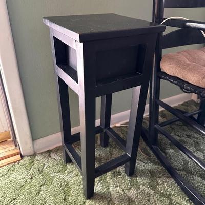 LADDER BACK ROCKING CHAIR, SIDE TABLE WITH DRAWER AND A TABLE LAMP