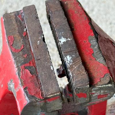 Small Central Forge Home Shop Table Swivel Vise 3-1/2”