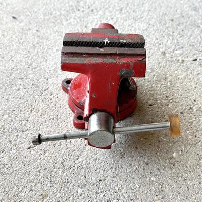Small Central Forge Home Shop Table Swivel Vise 3-1/2”