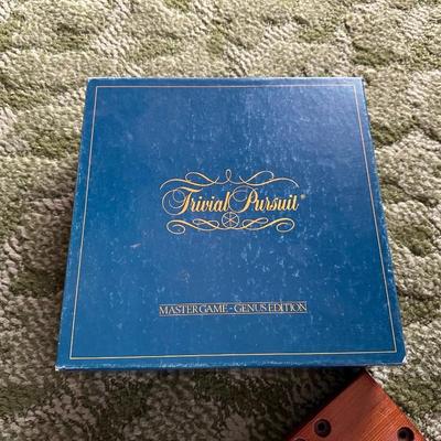 BOARD GAMES, DECKS OF CARDS AND DOMINOES