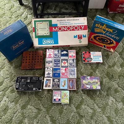 BOARD GAMES, DECKS OF CARDS AND DOMINOES