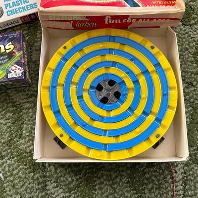 BOARD GAMES, DECKS OF CARDS AND DOMINOES