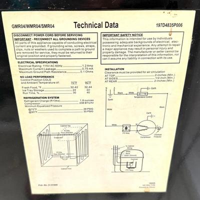 Small GE Shop Dorm Mini Fridge
