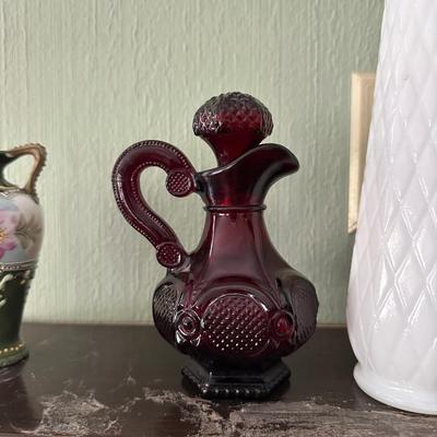 COLLECTIBLE CRUET AND VASES