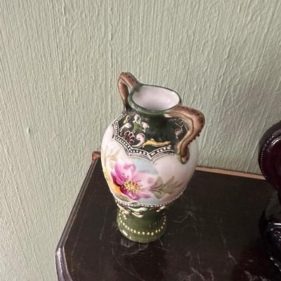 COLLECTIBLE CRUET AND VASES