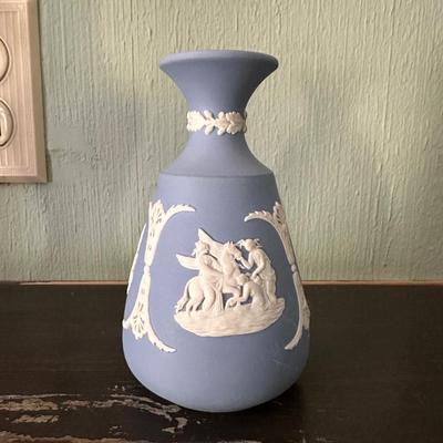 COLLECTIBLE CRUET AND VASES