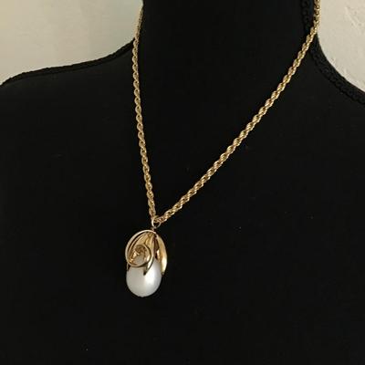 Beautiful Vintage Necklace