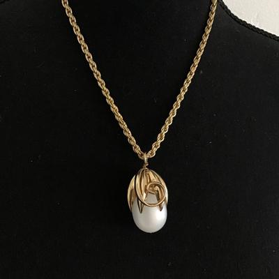 Beautiful Vintage Necklace