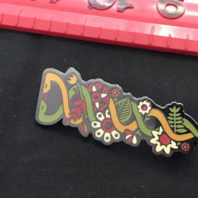Kissing snake pin