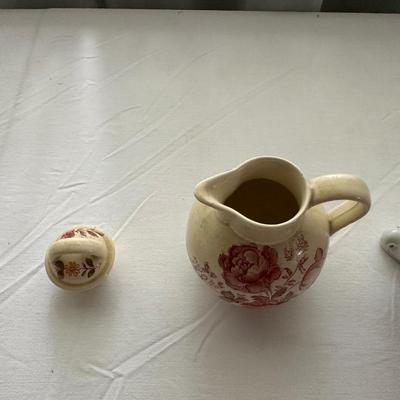 COLLECTIBLES AND KNICK KNACKS