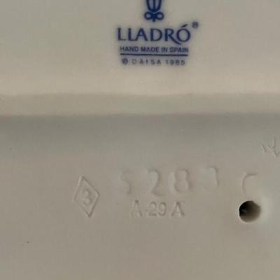 Lladro Socialite Of The 20's Figure