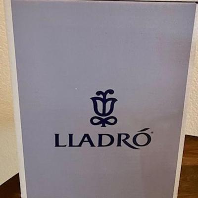 Lladro Dama Montecarlo 1900 Afternoon Tea