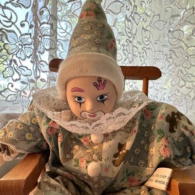 CLASSIC TREASURES CLOWN WITH WOODEN ROCKING CHAIR AND A CRAFT CLOWN