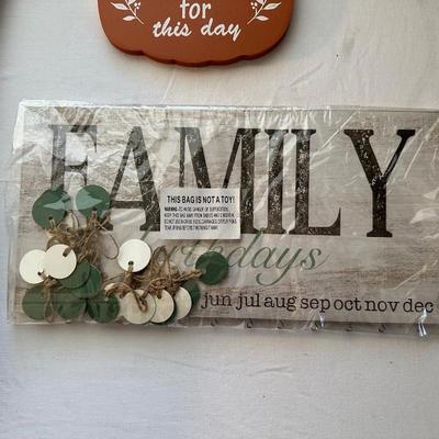 WALL DECOR